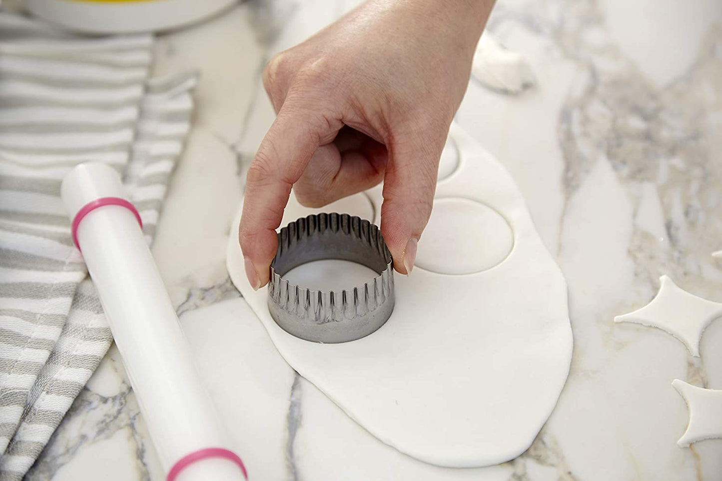 Wilton Fondant Roller, with Guide Rings - 9 inch